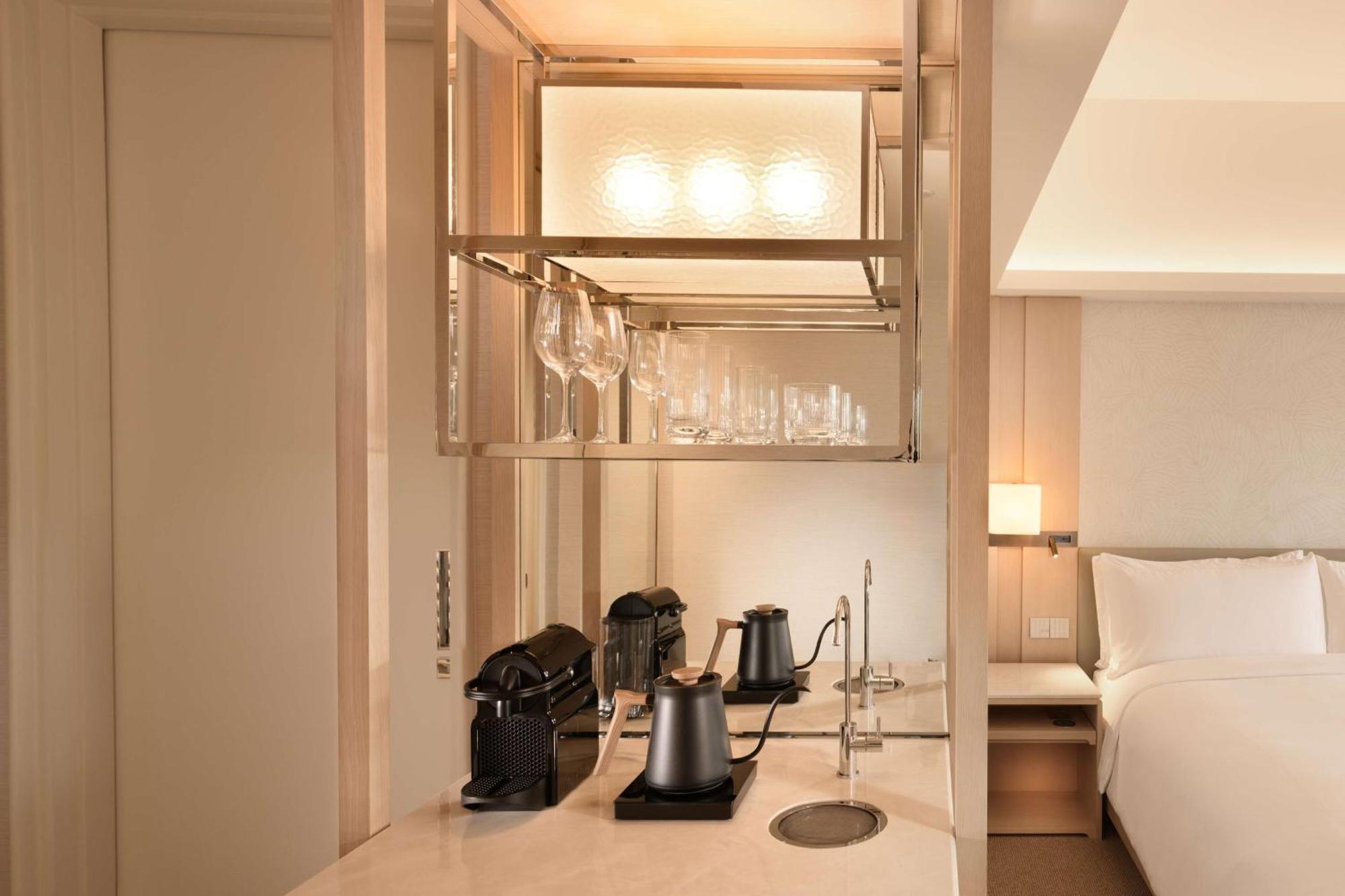 Deluxe King Room,1534450135:JPEG