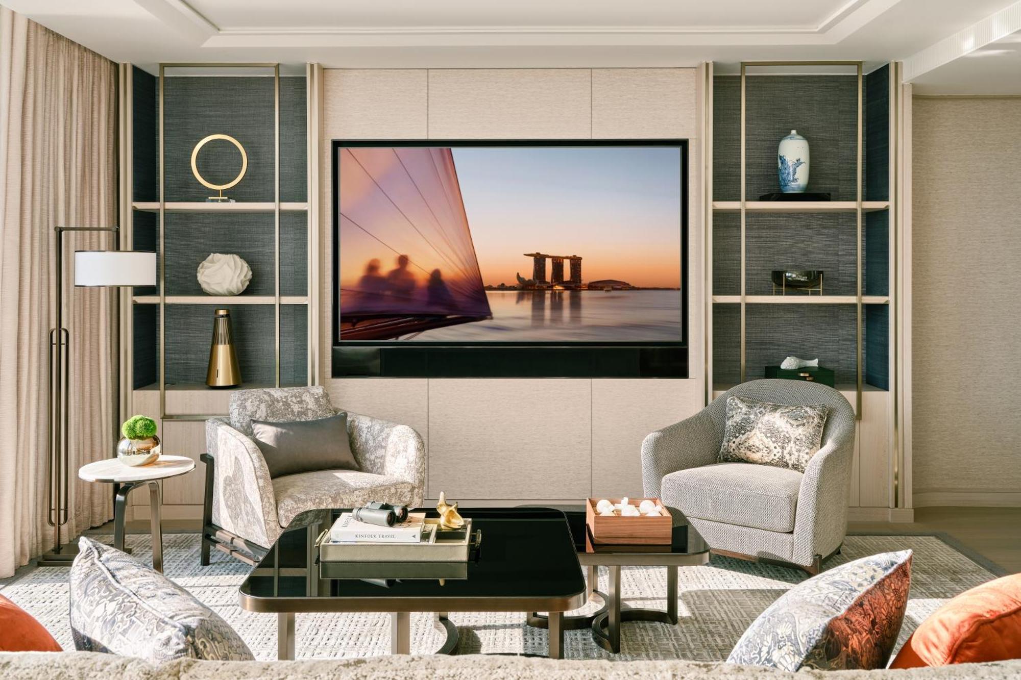 Paiza Signature Suite King City View