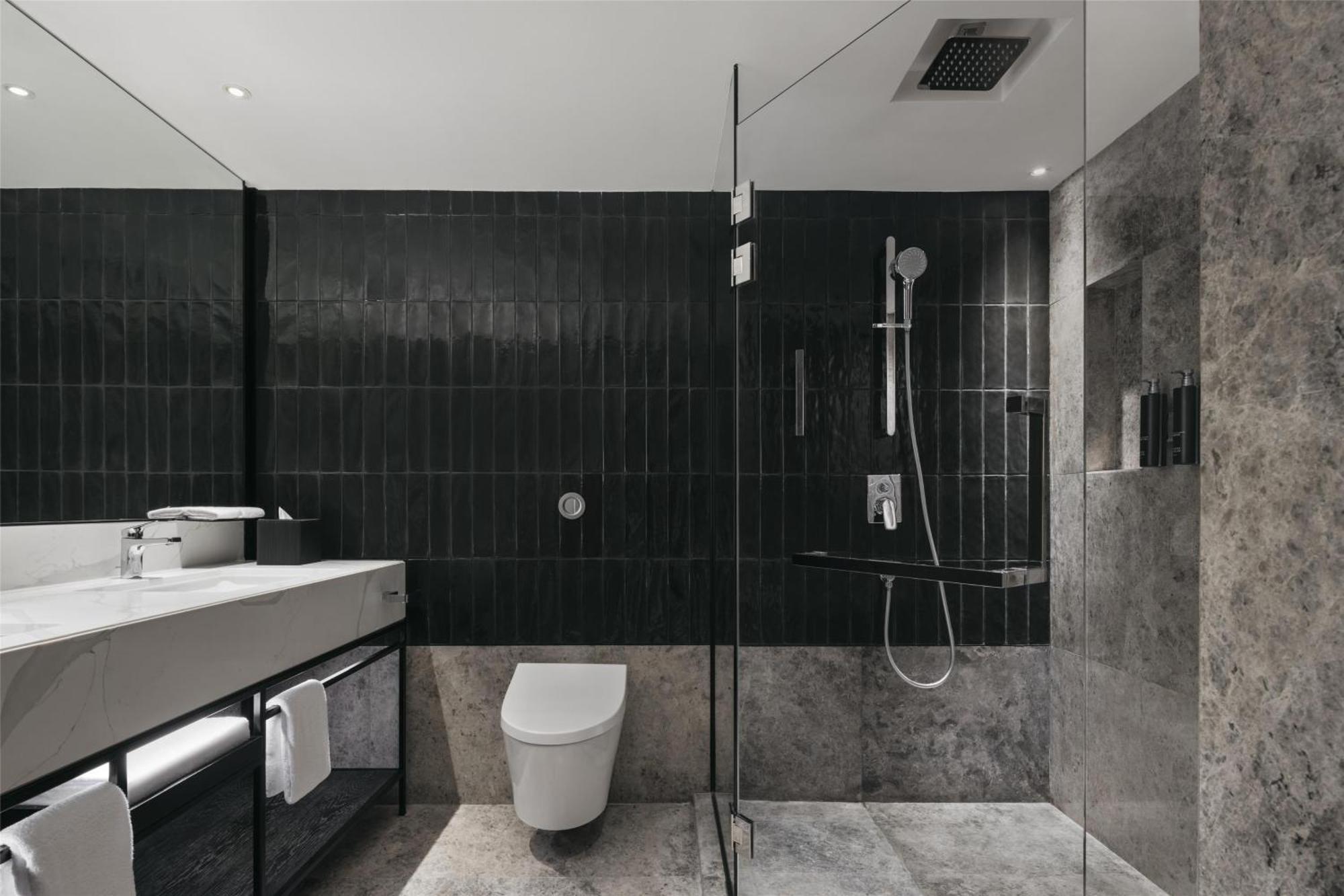 Deluxe Twin Room High Floor City View