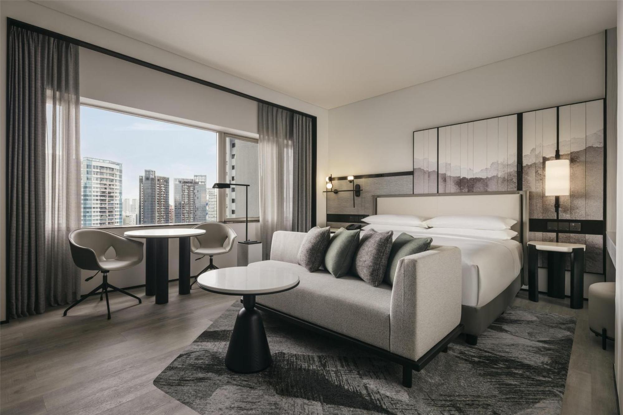 Executive King Suite Lounge Access