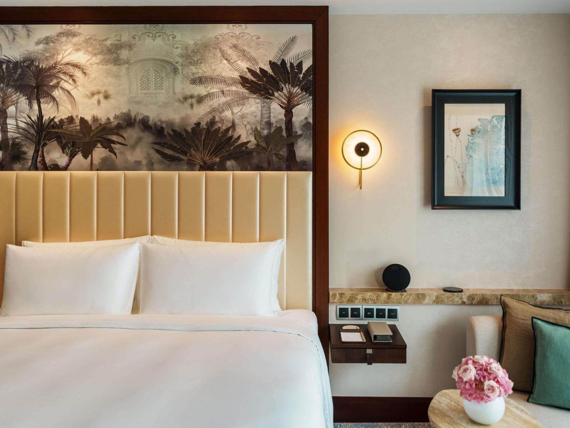 Luxury Garden View Room 1 King Size Bed