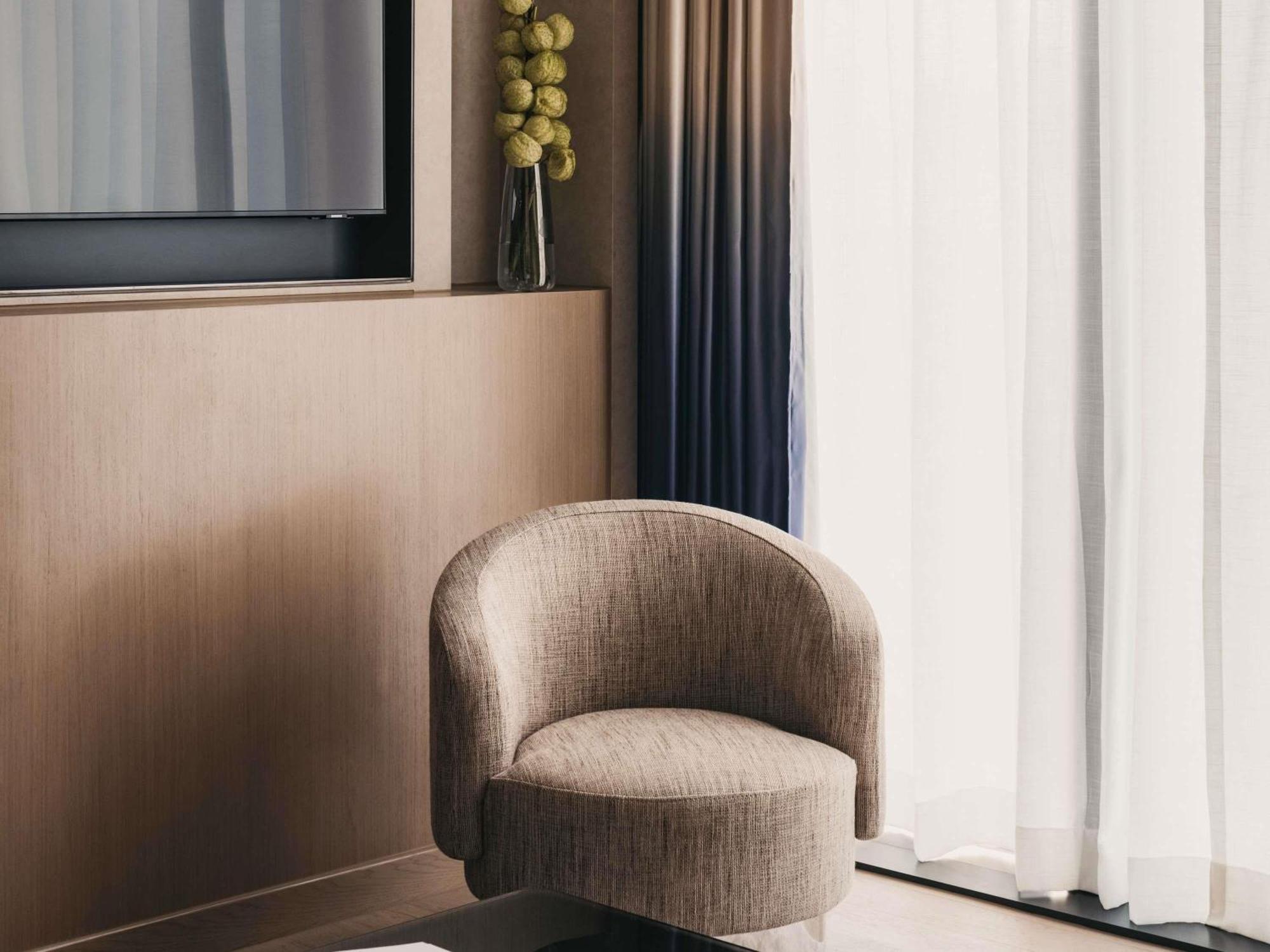 Suite King Club Benefits High Floor