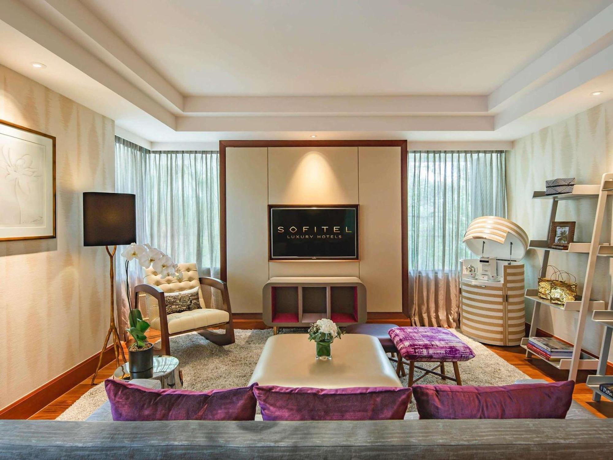 Prestige Suite Separate Bedroom & Living Area 1 King Size Bed