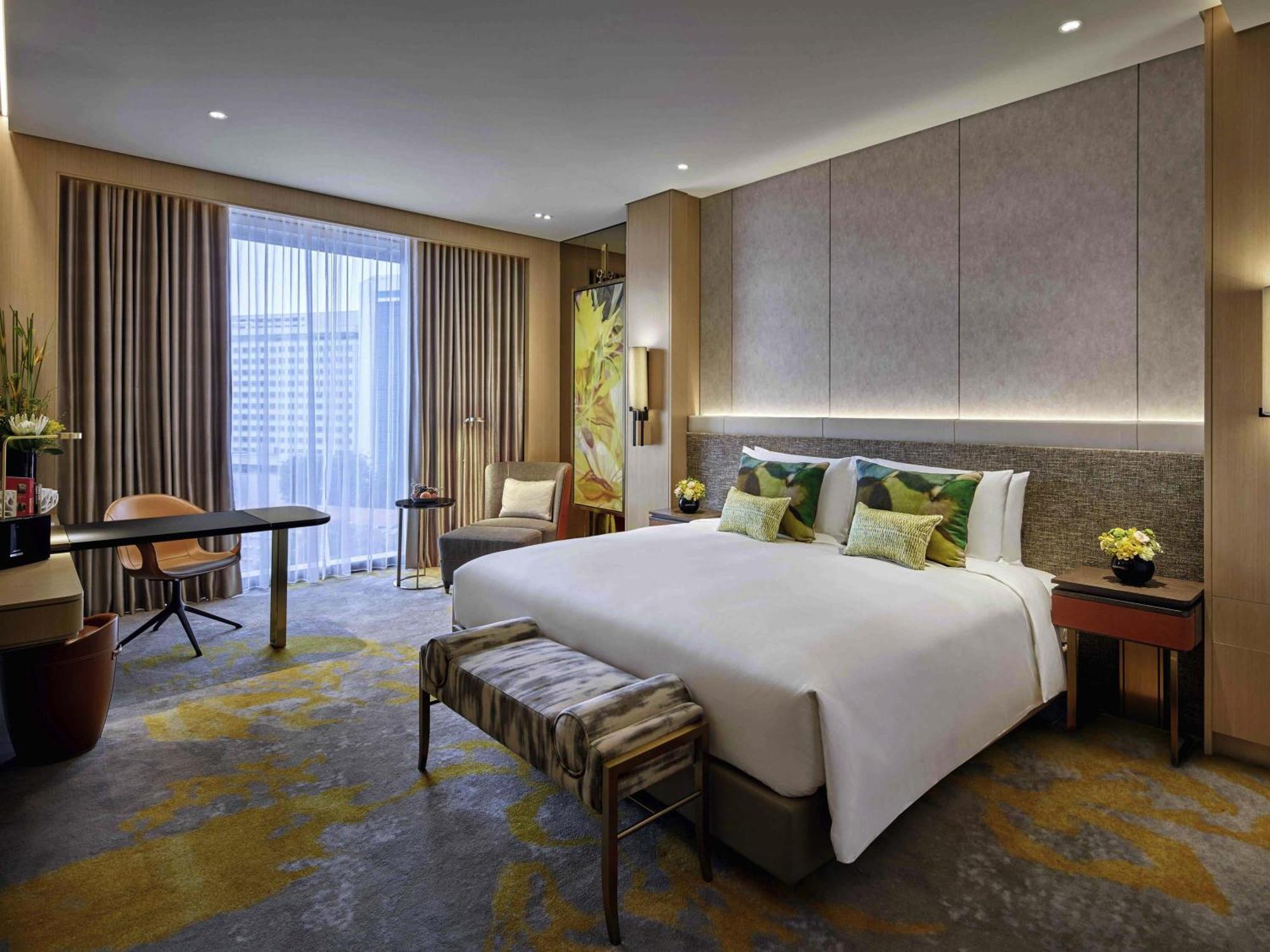 Luxury Twin Room with Two Single Beds, Heritage View, High Floor and Club Millésime Access