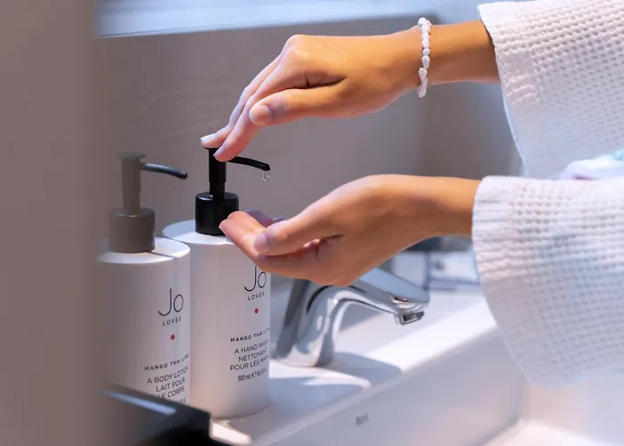 Pan Pacific Serviced Suites Beach Road, Singapore